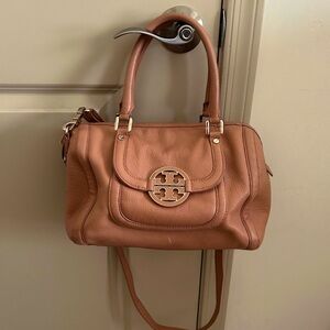 Tory Burch Amanda logo bag